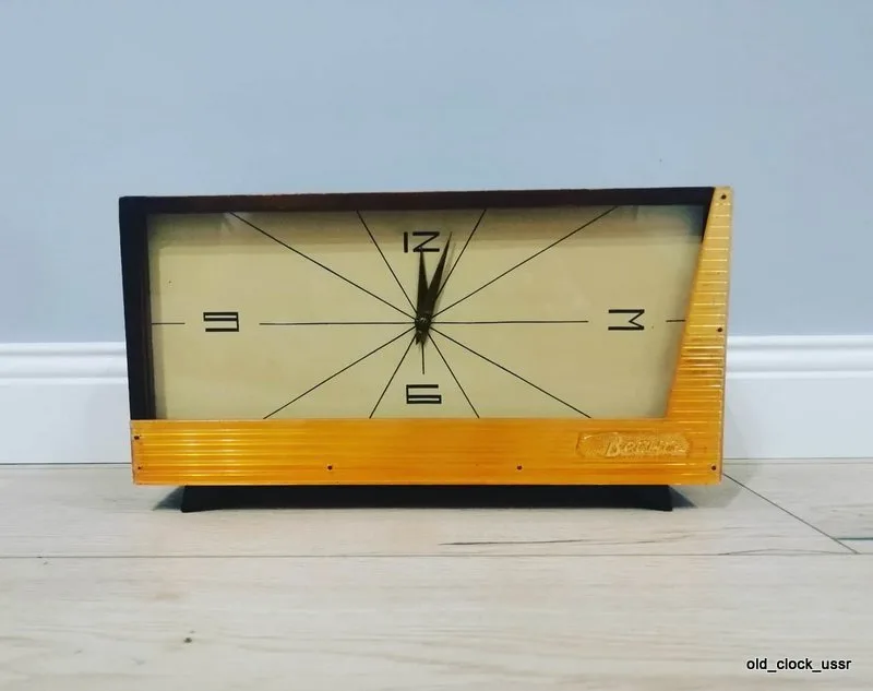 vintage clock ussr