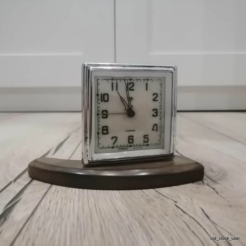 vintage clock ussr
