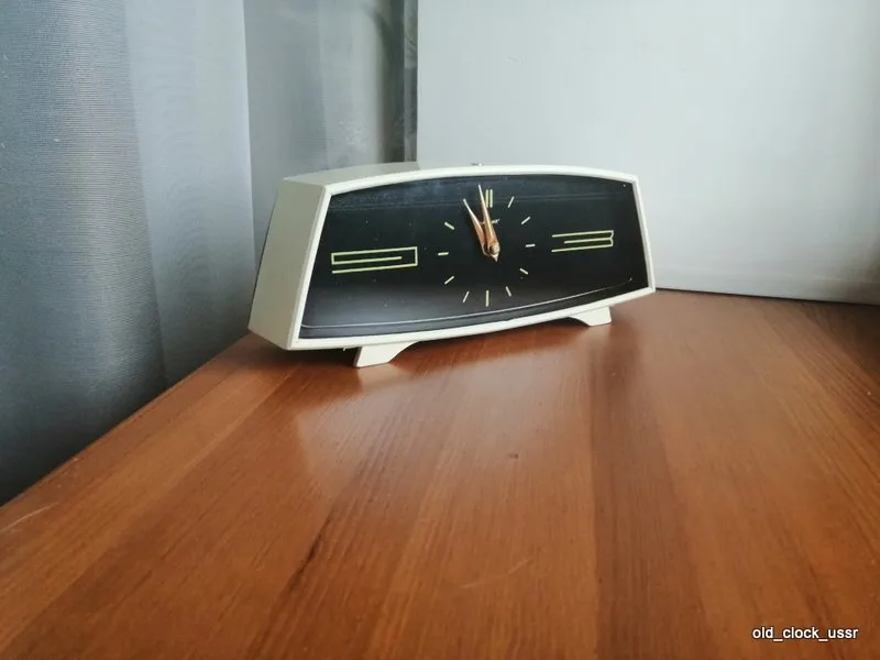 vintage clock ussr