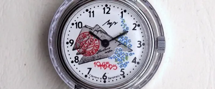 Il servizio postale sovietico e un orologio Luch commemorativo. russian watch Luch letter from WWII