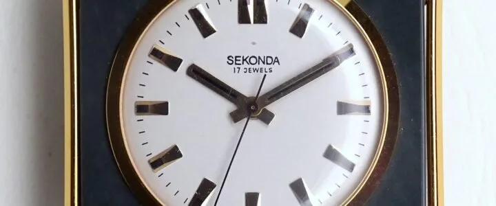 Analisi del marchio Sekonda nell’epoca sovietica e russa russian Sekonda Teacher's desk watch