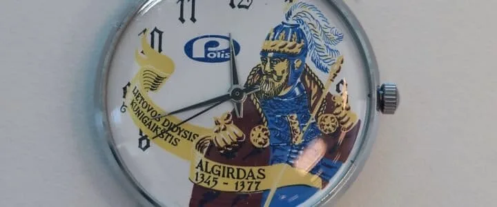 Orologio Luch commemorativo: storia, caratteristiche e dettagli tecnici orologio-luch-commemorativo-algirdas-quadrante-decorato-collezione-storica