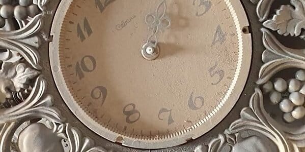 The Watch Factories of Yerevan: Sevani (EChZ) and Nairi Orologio decorativo Sevani con polvere